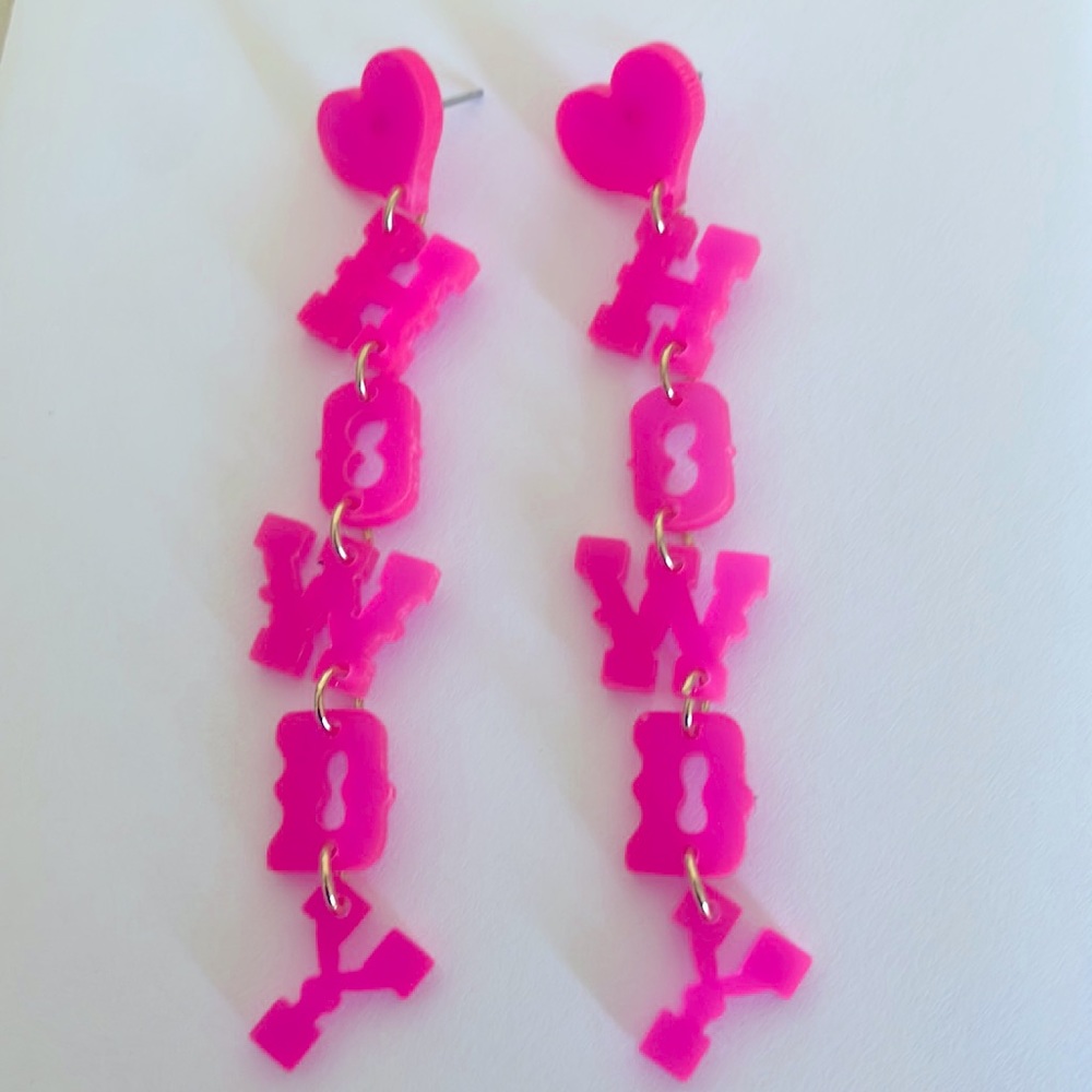 🎉💕Pink Howdy Heart Acrylic Dangle Earrings